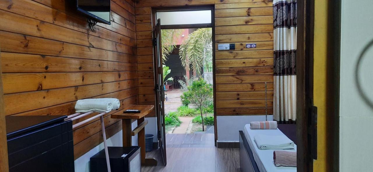 Elegant Green Beach Resort 트링코말리 외부 사진