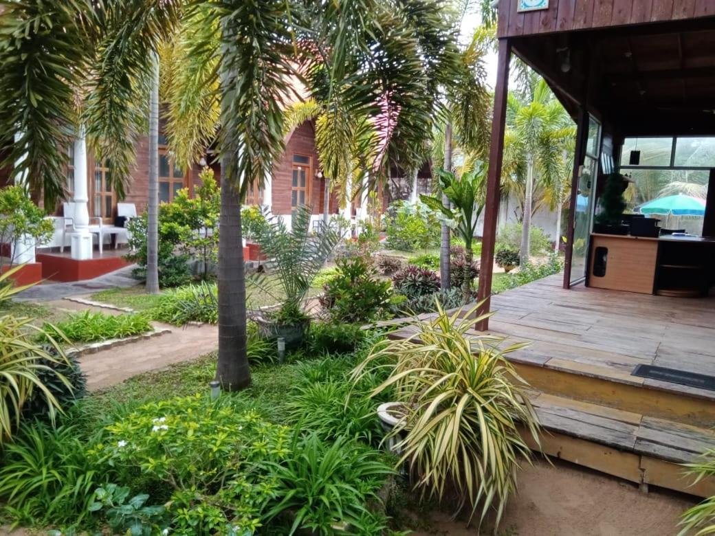 Elegant Green Beach Resort 트링코말리 외부 사진