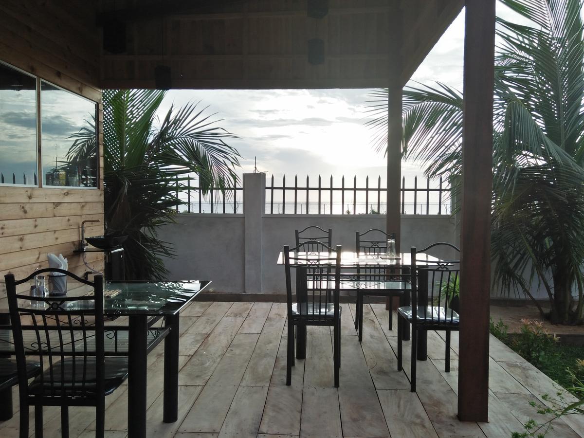 Elegant Green Beach Resort 트링코말리 외부 사진