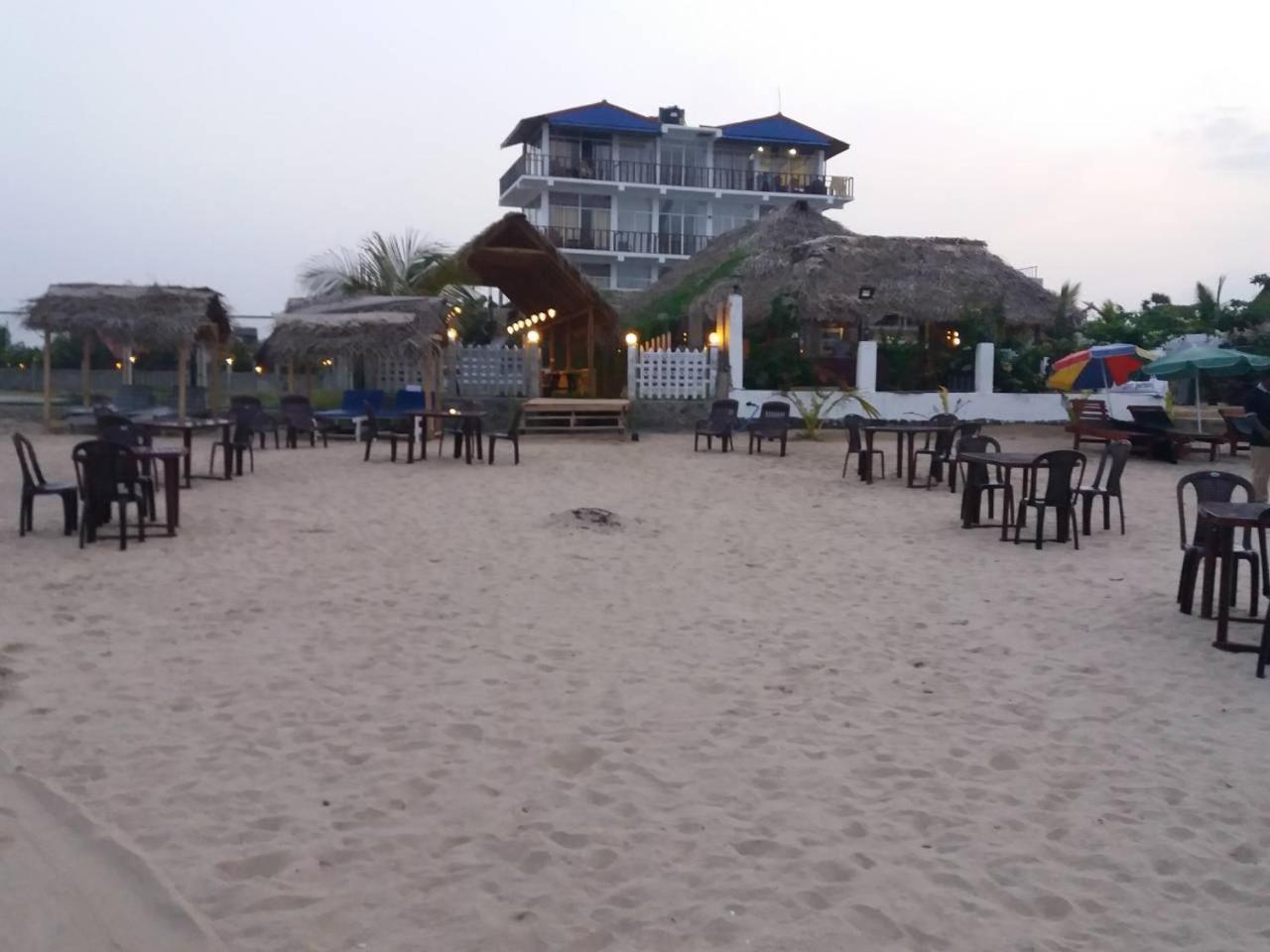 Elegant Green Beach Resort 트링코말리 외부 사진