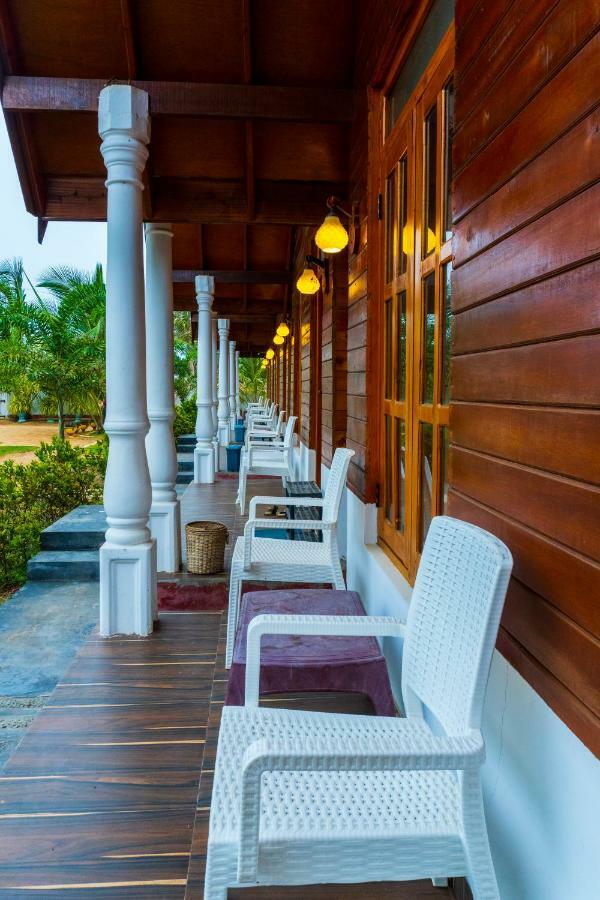 Elegant Green Beach Resort 트링코말리 외부 사진